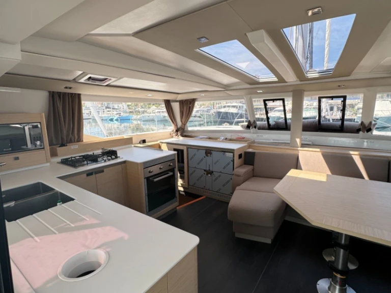 Location bateau Ajaccio pas cher Tanna 47