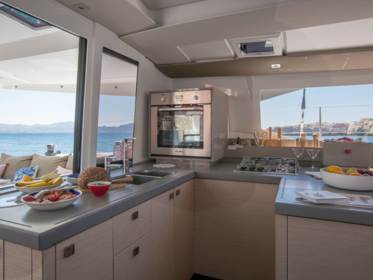 Catamaran à louer à Ajaccio au meilleur prix