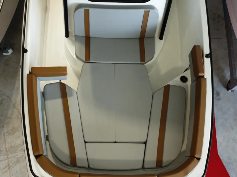 Location bateau Ajaccio pas cher Flyer 8 SPACEdeck