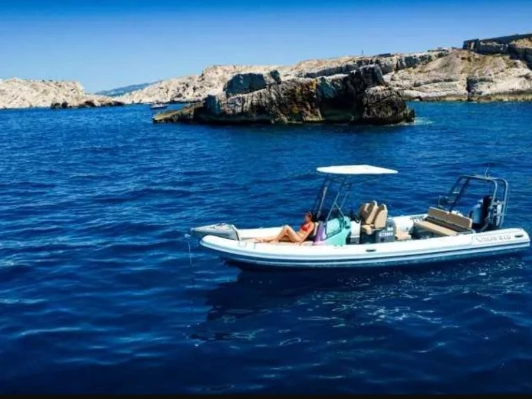 Semi-rigide à louer à Cogolin au meilleur prix