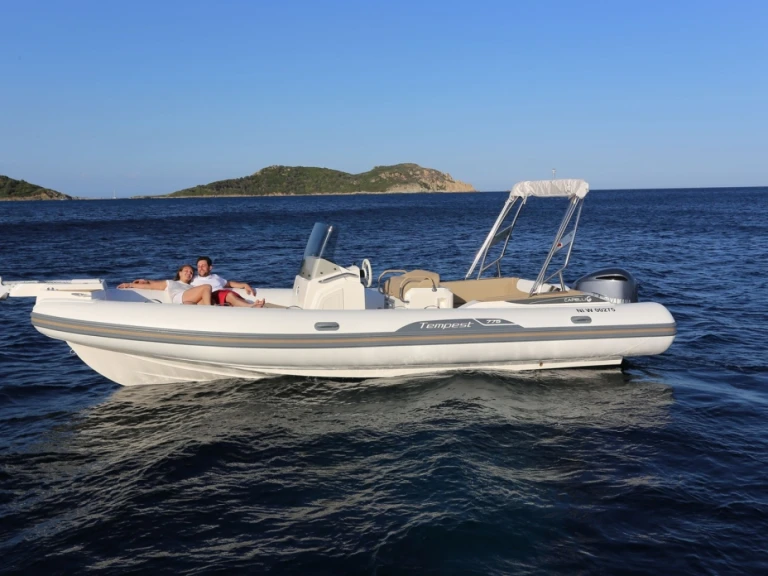 Location bateau Capelli Tempest 775 à Saint-Raphaël sur Samboat