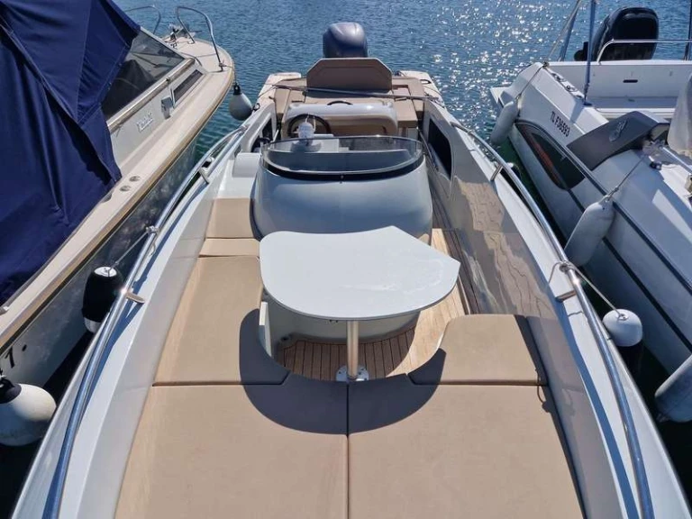 Location Bateau à moteur à Saint-Raphaël - Clear Libra open 7.5