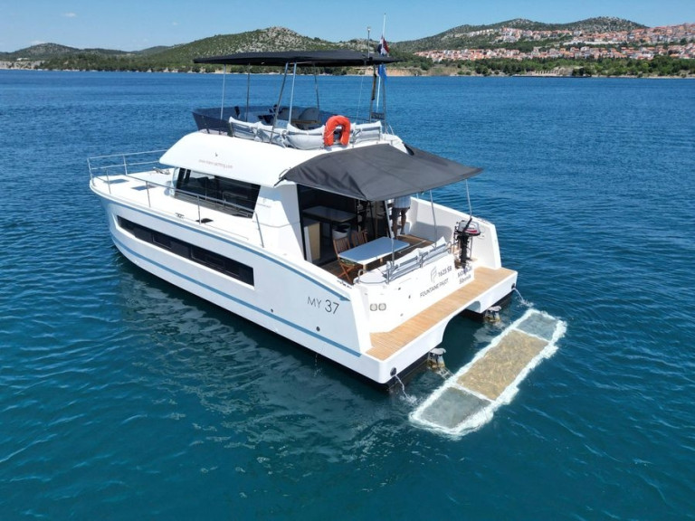 Louer Catamaran avec ou sans skipper Fountaine Pajot à Saint-Raphaël