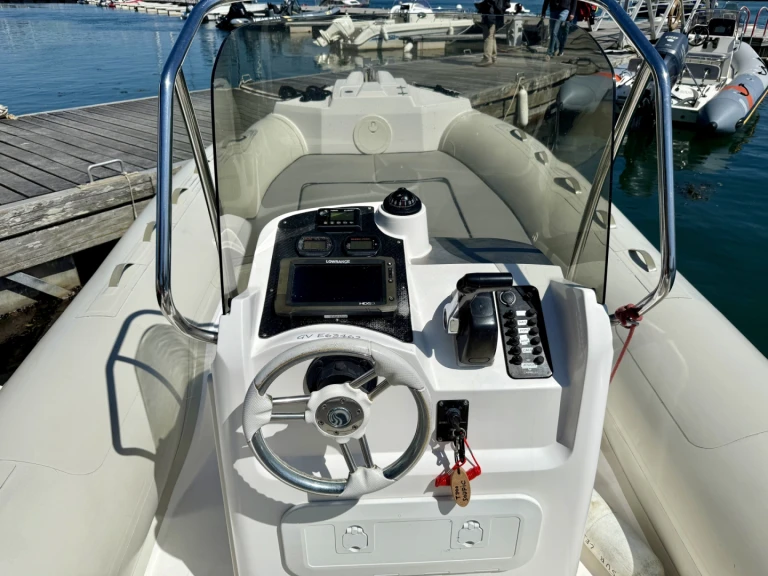 Location bateau Combrit pas cher Tempest 700 Sun