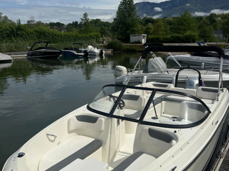 Louez un Bayliner Element E7 à Viviers-du-Lac