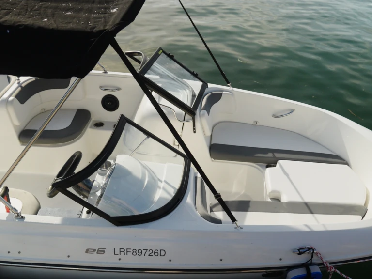 Location Bateau à moteur à Aix-les-Bains - Bayliner ELEMENT 180 XL