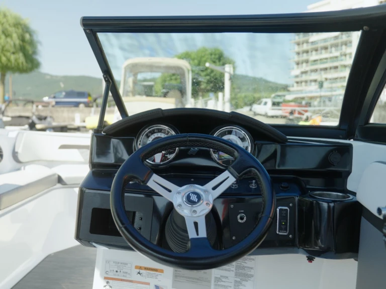 Location à Aix-les-Bains - Four Winns HD 200 OB sur SamBoat