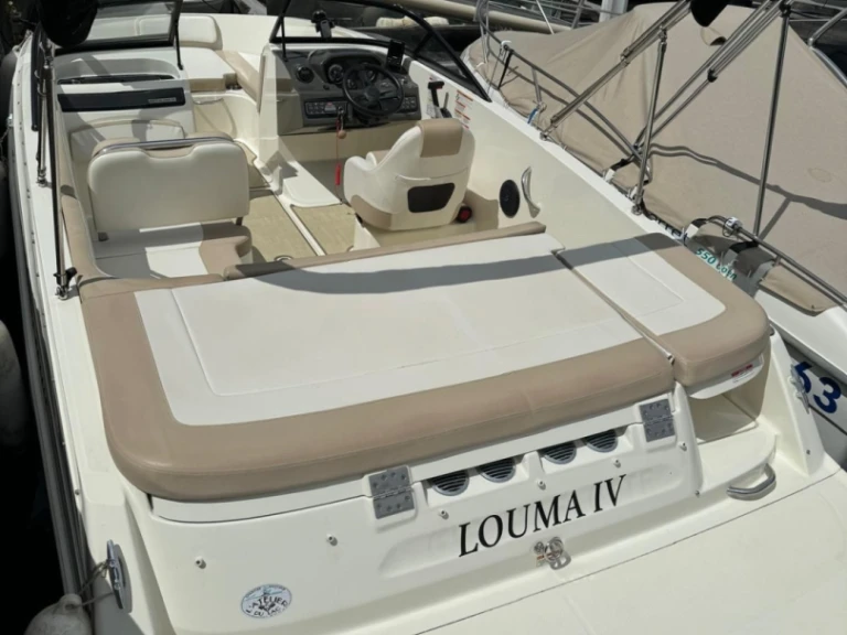 Location Bateau à moteur à Le Bourget-du-Lac - Bayliner BAYLINER VR5