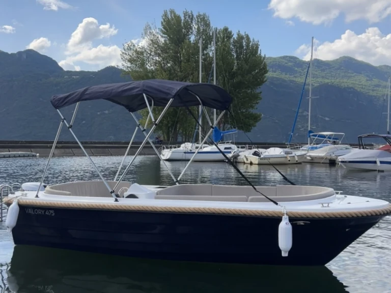 Louer Bateau à moteur avec ou sans skipper Valory à Aix-les-Bains