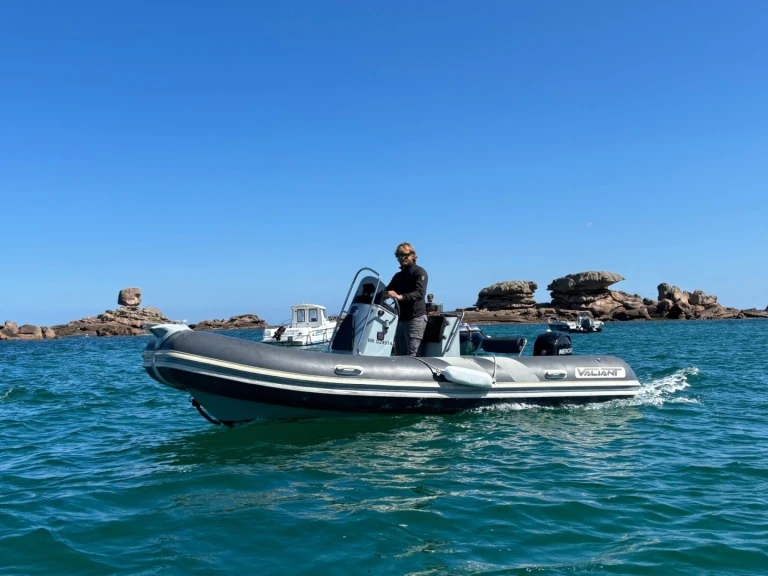 Valiant 500 sport a louer à Trégastel