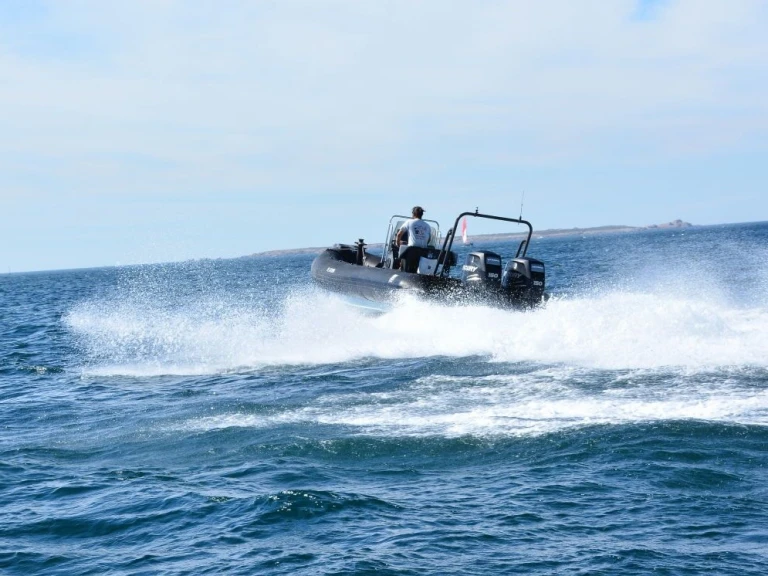Location bateau Zodiac Club 750 à Trébeurden sur Samboat