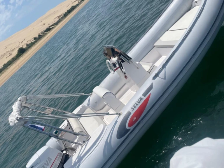 Semi-rigide à louer à Cap Ferret au meilleur prix