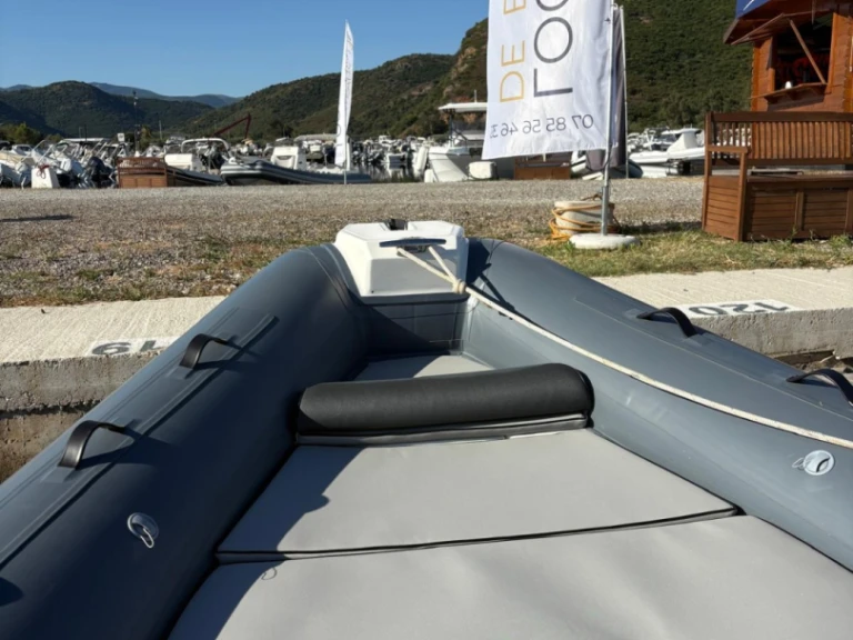 Location Semi-rigide Lomac avec permis