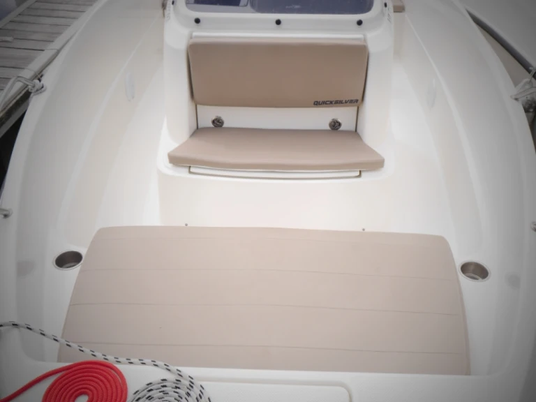 Location Bateau à moteur Quicksilver avec permis