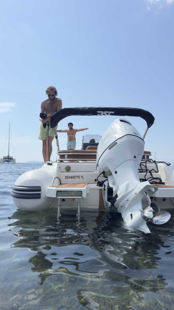 Semi-rigide à louer à Hyères au meilleur prix