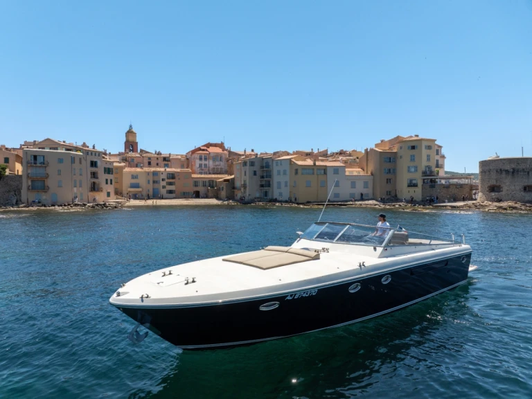 Location bateau Itama ITAMA 42 à Saint-Tropez sur Samboat