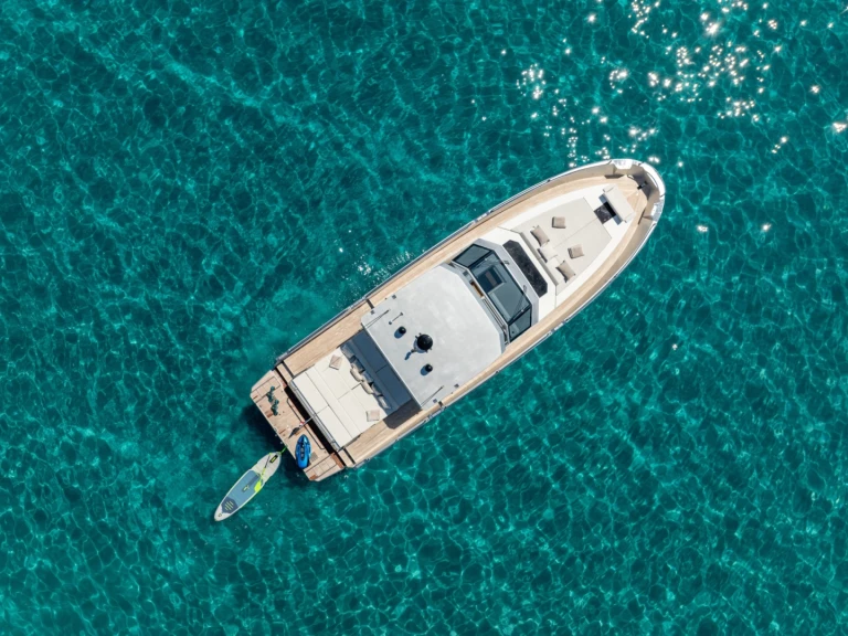 Louer Bateau à moteur avec ou sans skipper MEDYACHT à Saint-Tropez