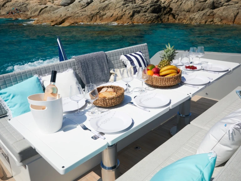 Bateau à moteur à louer à Saint-Tropez au meilleur prix