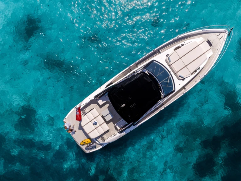 Location Bateau à moteur à Cogolin - Sunseeker SuperHawk55