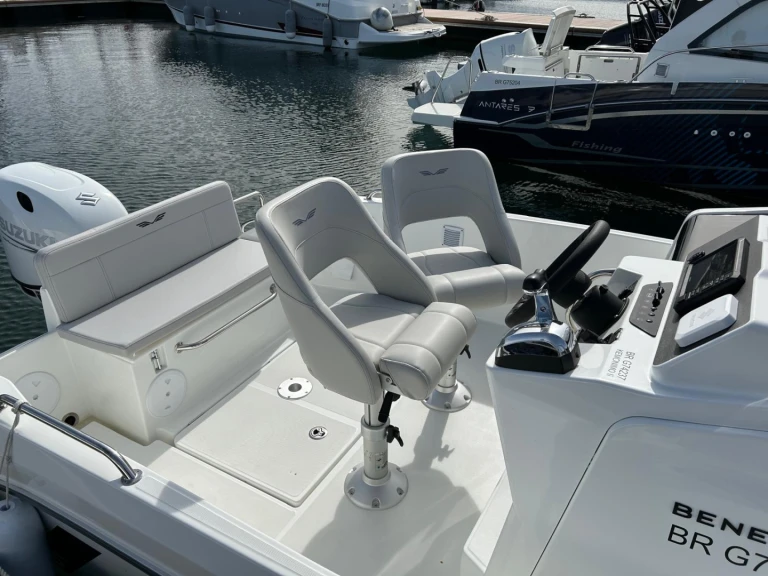 Louer Bateau à moteur avec ou sans skipper Bénéteau à Brest