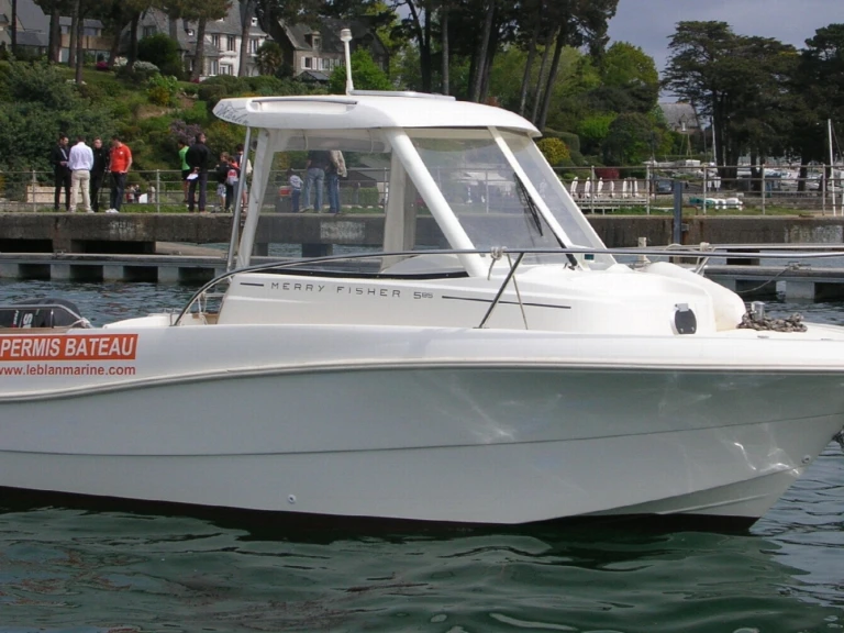 Location Bateau à moteur Jeanneau avec permis