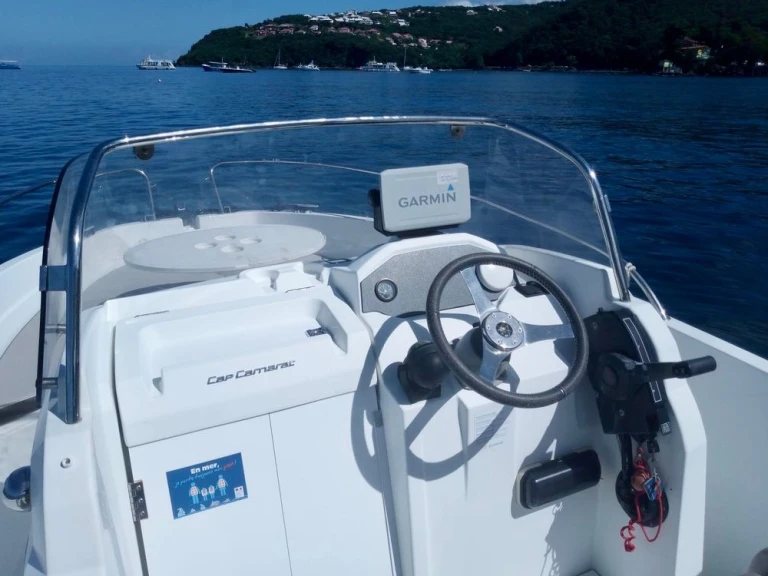 Jeanneau Cap Camarat 5.5 CC Serie 2 a louer à Sainte-Rose
