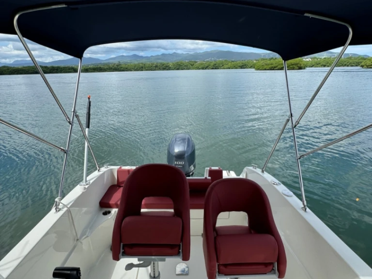 Location Bateau à moteur Pacific Craft avec permis