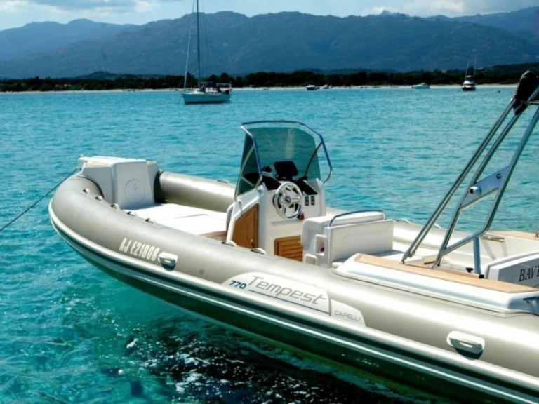 Location à Portigliolo - Capelli Tempest 770 sur SamBoat