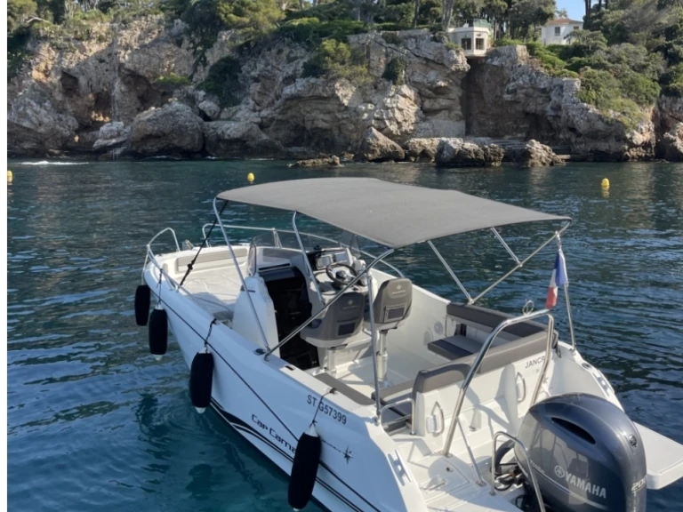 Location bateau Antibes pas cher Cap Camarat 6.5 CC Serie 3