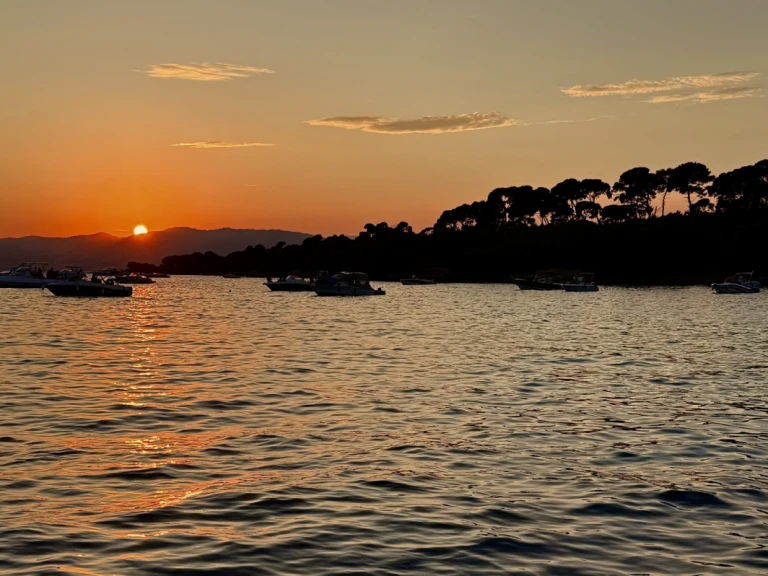 Location bateau Antibes pas cher CAP CAMARAT