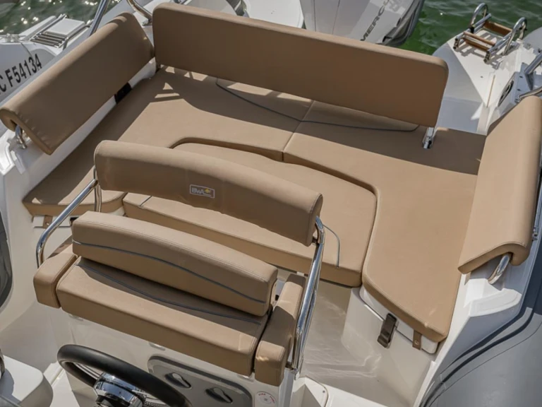 Louer Semi-rigide avec ou sans skipper Bwa à Lège-Cap-Ferret