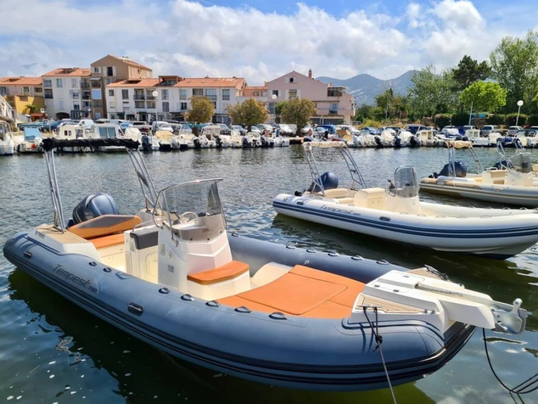 Louez un Capelli Tempest 700 à Saint-Florent