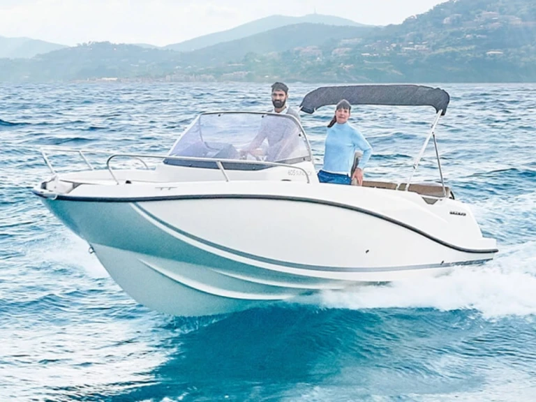 Louez un Quicksilver Activ 605 Sundeck à Cambrils