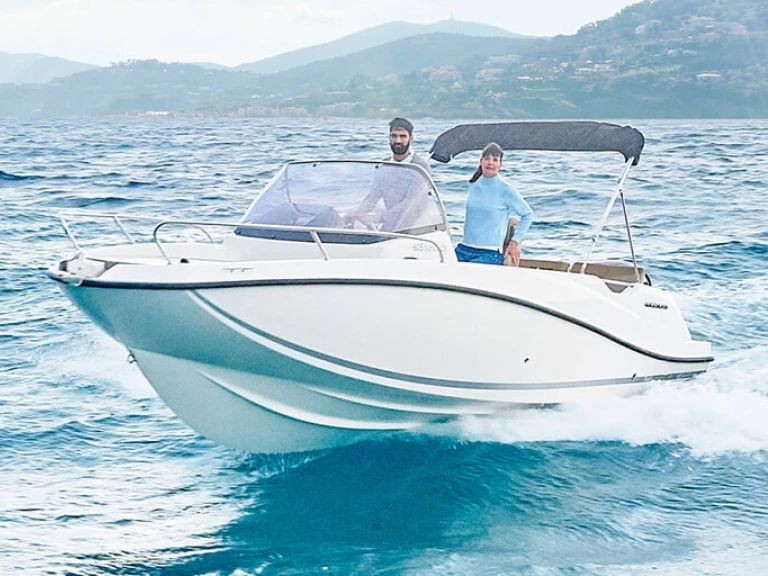 Location bateau Cambrils pas cher Activ 605 Sundeck