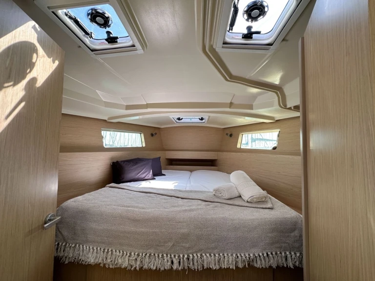 Bénéteau Oceanis 41.1 a louer à Cambrils