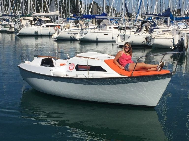 Bateau à moteur à louer à La Trinité-sur-Mer au meilleur prix