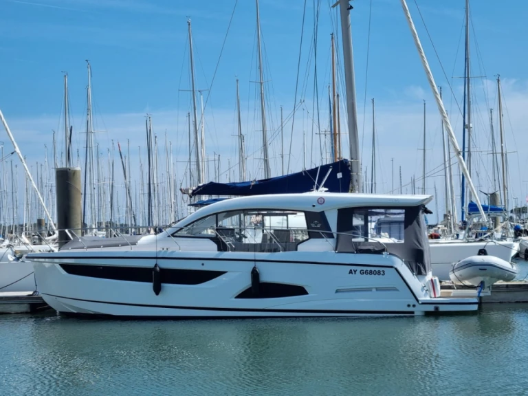 Louer Bateau à moteur avec ou sans skipper Sealine à La Trinité-sur-Mer