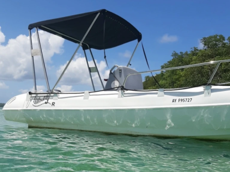 Location bateau Le François pas cher Whaly 500