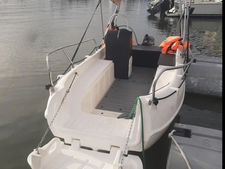 Bateau à moteur à louer à Le François au meilleur prix