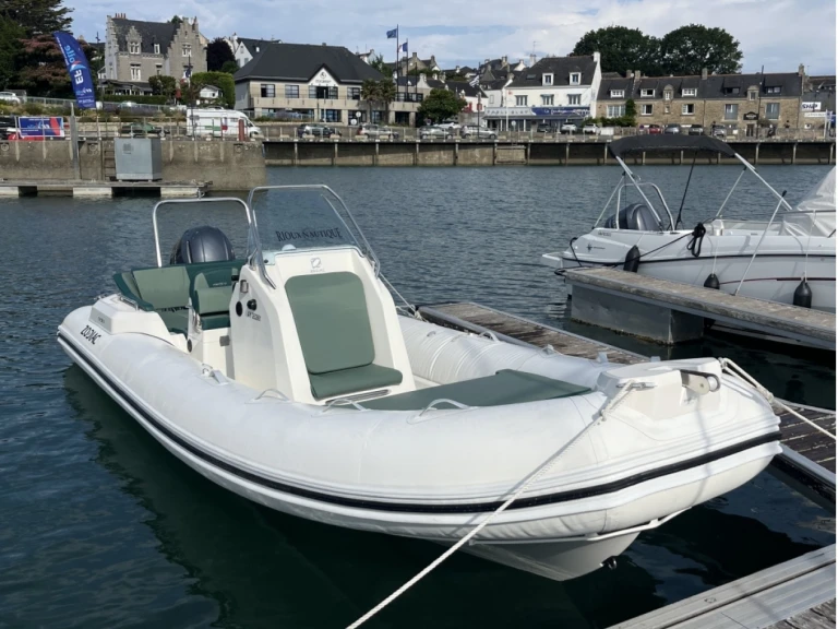 Location bateau La Trinité-sur-Mer pas cher Quicksilver 555 Activ Open