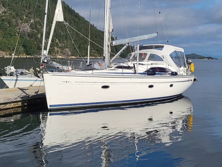Louez un Bavaria Bavaria 44 Vision à Hjellestad