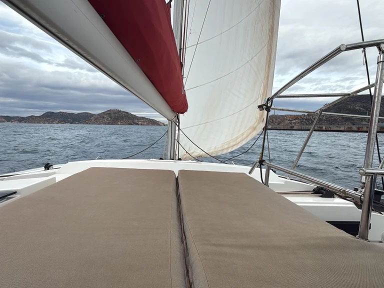 Location bateau Fountaine Pajot Astrea 42 à Sant Antoni de Portmany sur Samboat