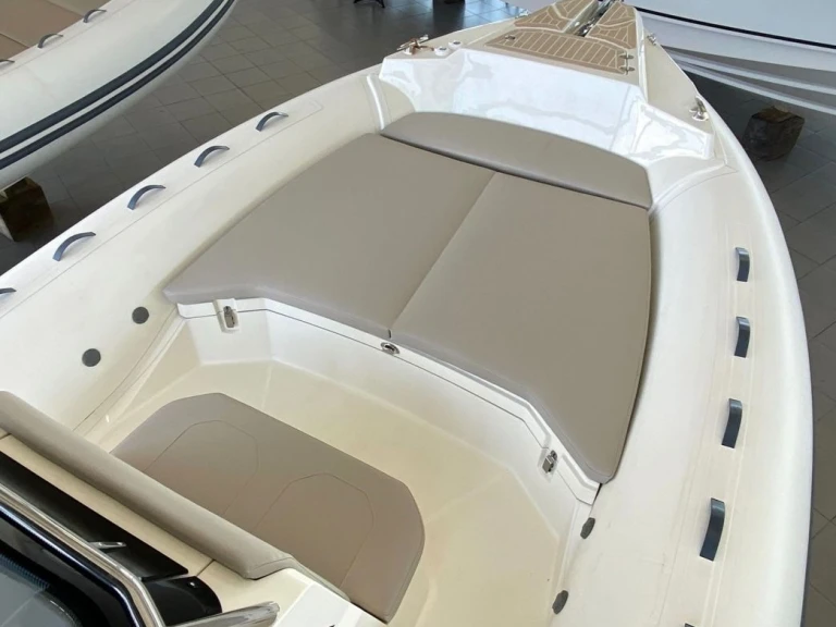 Location à Port de Saint-Cyprien Méditerranée - Capelli Tempest 900 sur SamBoat