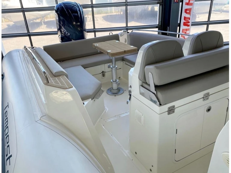 Location bateau Port de Saint-Cyprien Méditerranée pas cher Tempest 900