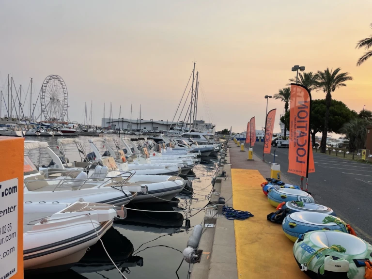 Location bateau Port de Saint-Cyprien Méditerranée pas cher Tempest 1000 CC