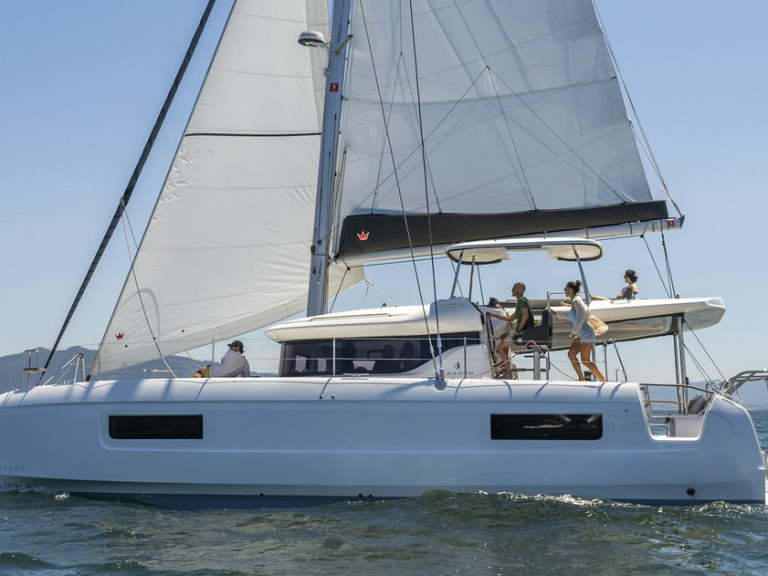 Location bateau Salerne pas cher Lagoon 43