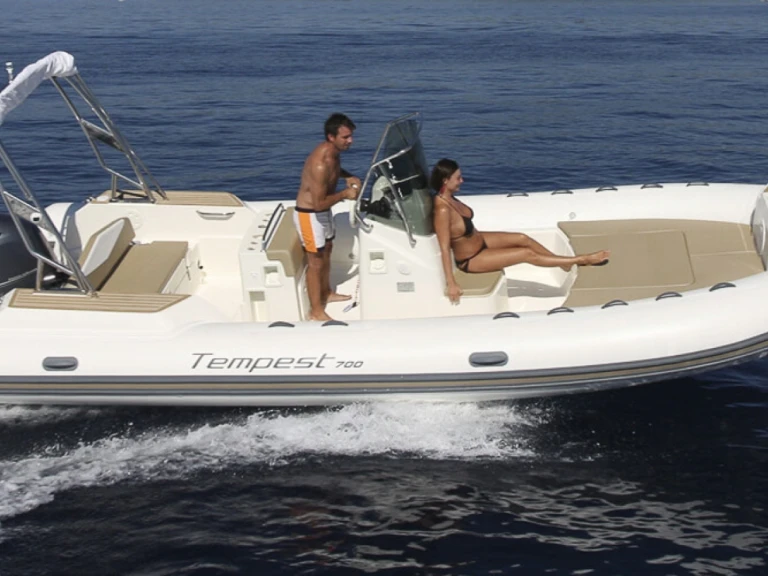 Louez un Capelli Tempest 700 à Porto-Vecchio