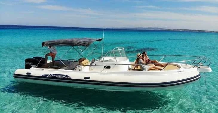 Location Semi-rigide à Porto-Vecchio - Capelli CAPELLI 900 TEMPEST