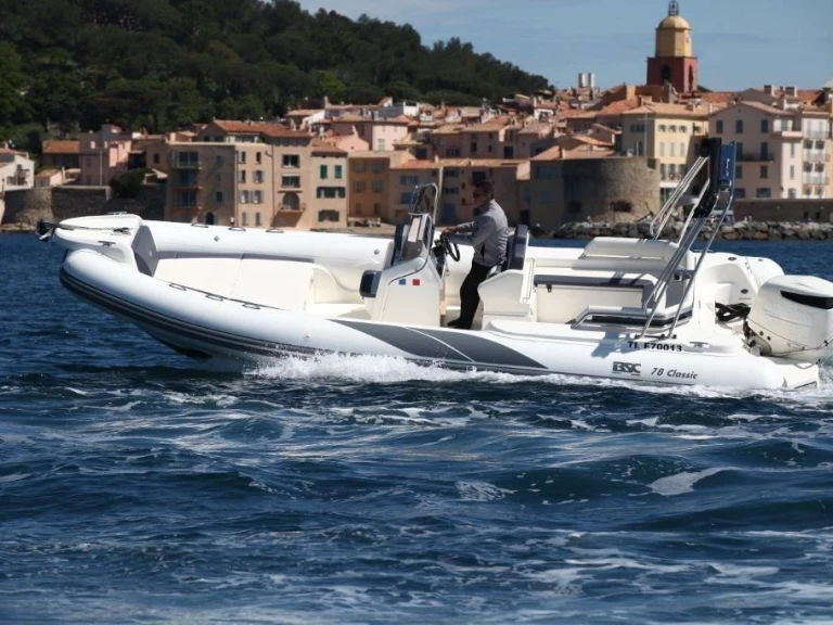 Louer Semi-rigide avec ou sans skipper Bsc à Cogolin