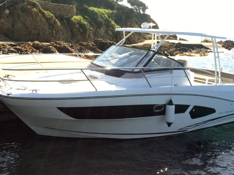 Louez un Jeanneau Cap Camarat 10.5 WA à Cogolin